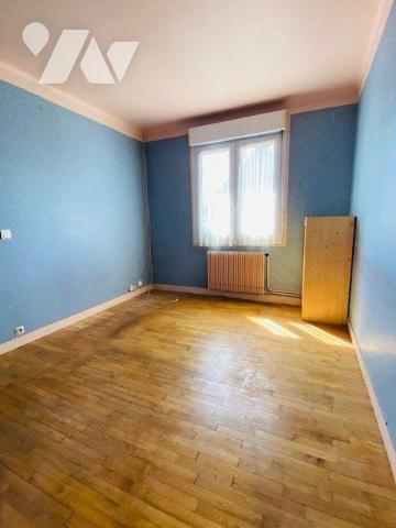 A vendre à Perros-Guirec (22700) en Côtes-d'Armor (22), un Pavillon de type 5, de plain-pied, d...