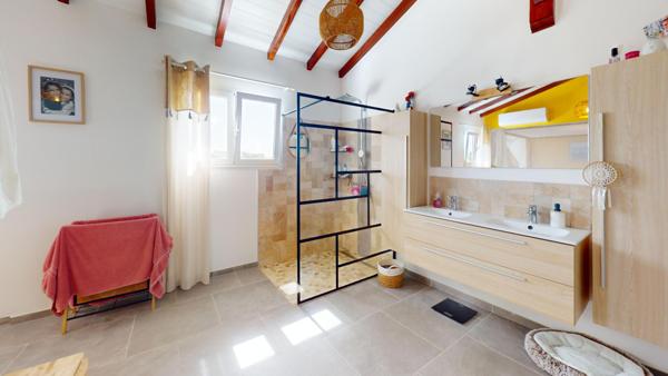 Ensemble immobilier d’exception – Cap Est, Le François