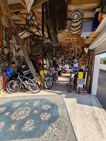 Angliers ;Garage 97 m2 avec carport