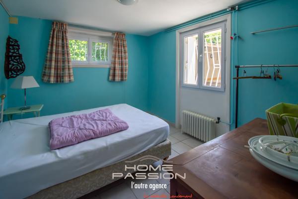 Maison
                                                                                                                                                                                                                                                                                                                        7 pièce(s)                                                                                                                                                                                                          5 chambre(s)                                                                                                                                                                                                          165  m²