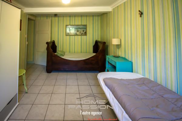 Maison
                                                                                                                                                                                                                                                                                                                        7 pièce(s)                                                                                                                                                                                                          5 chambre(s)                                                                                                                                                                                                          165  m²