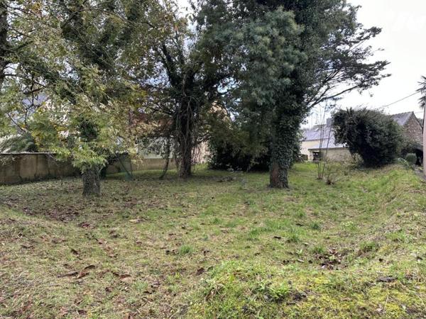 A VENDRE 56 SURZUR MAISON ANCIENNE SUR BEAU TERRAIN DE 767 m²