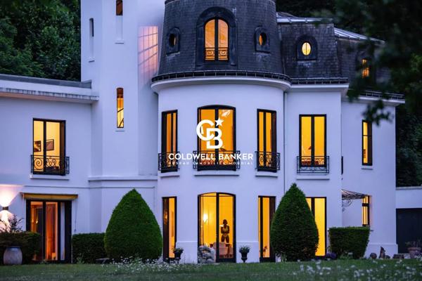 Hôtel particulier 12 pièces à vendre Marnes la Coquette - 92430 / Réf: 21744-VD
