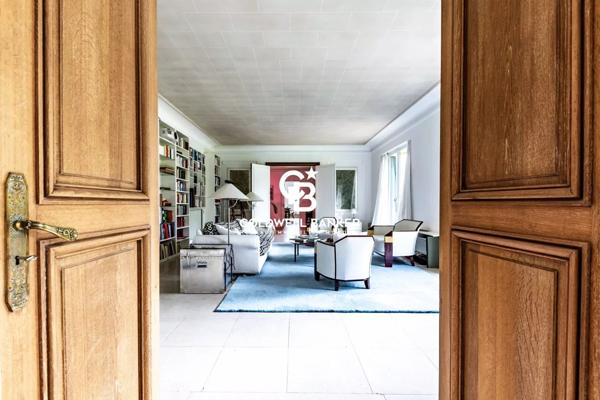 Hôtel particulier 12 pièces à vendre Marnes la Coquette - 92430 / Réf: 21744-VD