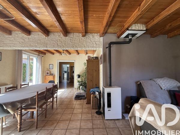 Maison à vendre 6 pièces 138 m² Saint-Germain-Laprade