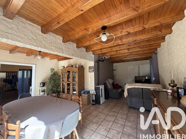 Maison à vendre 6 pièces 138 m² Saint-Germain-Laprade
