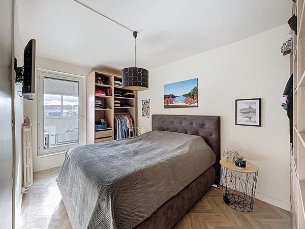 Meaux centre ville - Avenue Clémenceau - 10 minutes à pied de la gare - appartement F4 - 3 chambres - 1 loggia transformée en bureau - Cave - Garage fermé et une place extérieure