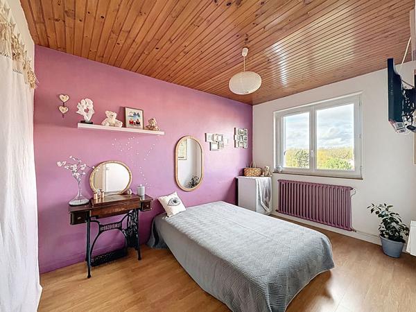 Meaux centre ville - Avenue Clémenceau - 10 minutes à pied de la gare - appartement F4 - 3 chambres - 1 loggia transformée en bureau - Cave - Garage fermé et une place extérieure