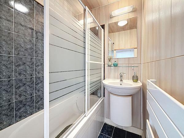 Meaux centre ville - Avenue Clémenceau - 10 minutes à pied de la gare - appartement F4 - 3 chambres - 1 loggia transformée en bureau - Cave - Garage fermé et une place extérieure