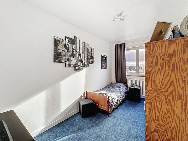 Meaux centre ville - Avenue Clémenceau - 10 minutes à pied de la gare - appartement F4 - 3 chambres - 1 loggia transformée en bureau - Cave - Garage fermé et une place extérieure