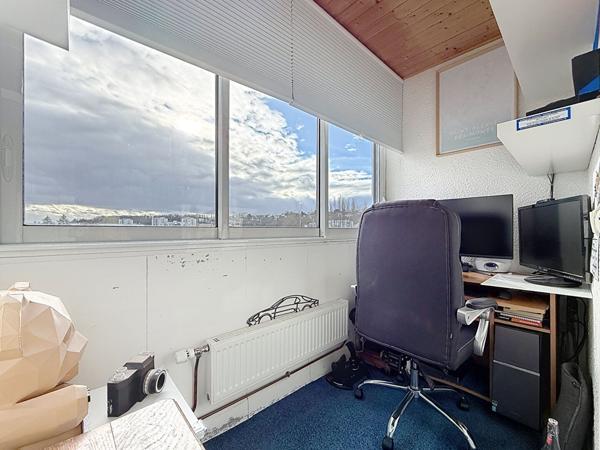 Meaux centre ville - Avenue Clémenceau - 10 minutes à pied de la gare - appartement F4 - 3 chambres - 1 loggia transformée en bureau - Cave - Garage fermé et une place extérieure