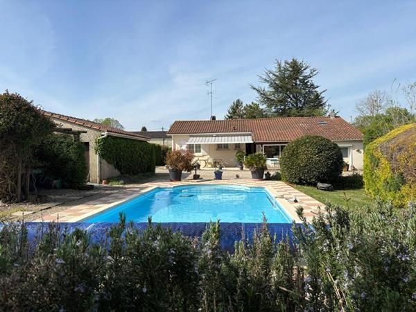 Maison plain -pied Saint Fort Sur Le Ne 130m² AVEC PISCINE GARAGE