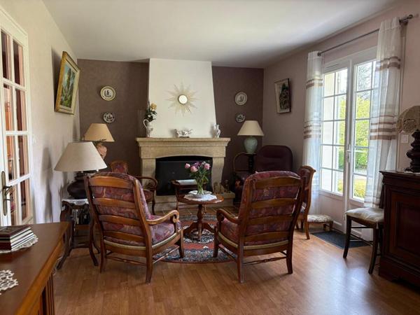 Maison plain -pied Saint Fort Sur Le Ne 130m² AVEC PISCINE GARAGE