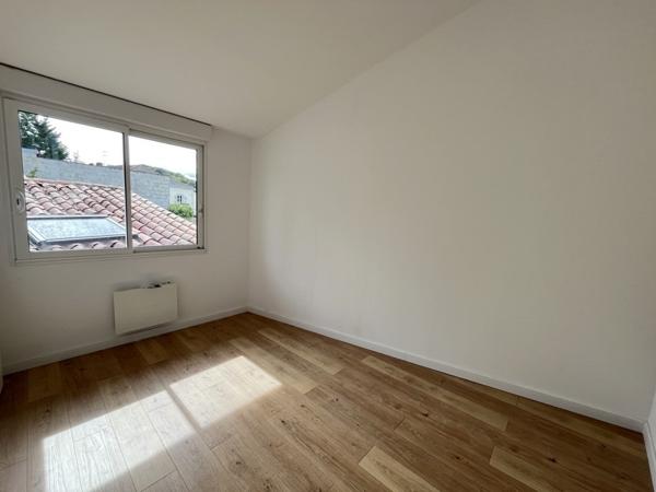 Appartement à louer 600 € CC Sanilhac 3 p 39 m² DPE C