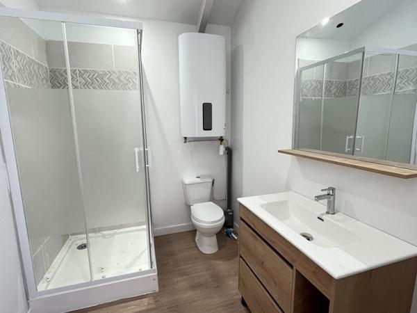 Appartement à louer 600 € CC Sanilhac 3 p 39 m² DPE C