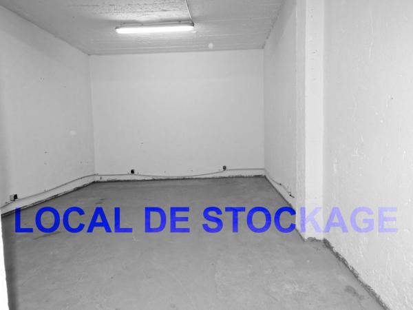 LOCAL COMMERCIAL DE STOCKAGE  SUPERFICIE 23.4m2