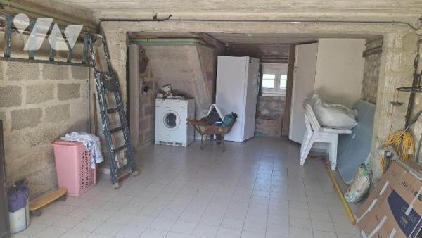 Maison à Vendre à Argentan (61200) d'une superficie approximative de 82 m² se situe sur un terr...
