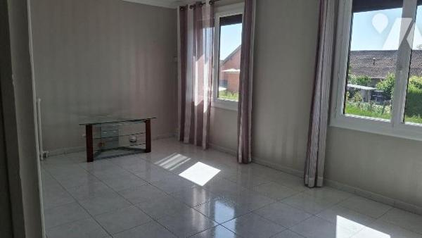 Maison à Vendre à Argentan (61200) d'une superficie approximative de 82 m² se situe sur un terr...