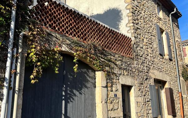 Maison à vendre    7 pièces •  Vallon-Pont-d'Arc