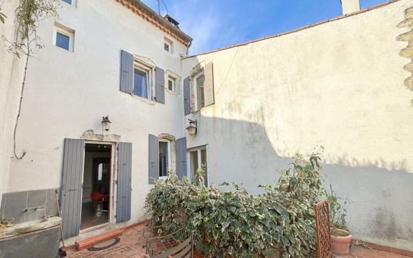 Maison à vendre    7 pièces •  Vallon-Pont-d'Arc