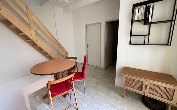 Maison à vendre    7 pièces •  Vallon-Pont-d'Arc