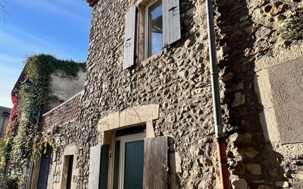 Maison à vendre    7 pièces •  Vallon-Pont-d'Arc