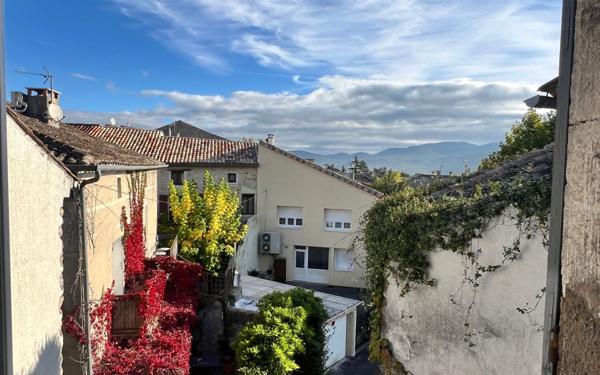 Maison à vendre    7 pièces •  Vallon-Pont-d'Arc