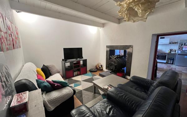 Maison à vendre    7 pièces •  Vallon-Pont-d'Arc