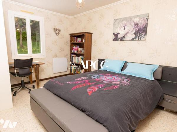 VILLA AVEC TERRAIN A NYONS