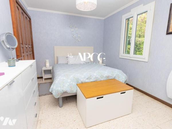 VILLA AVEC TERRAIN A NYONS