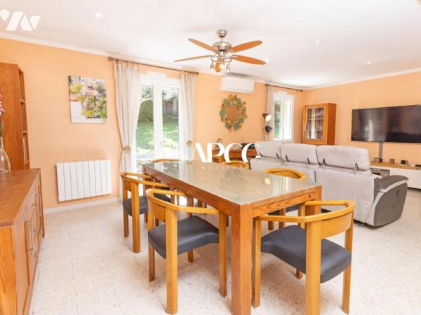VILLA AVEC TERRAIN A NYONS