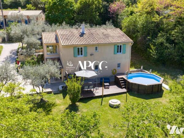VILLA AVEC TERRAIN A NYONS