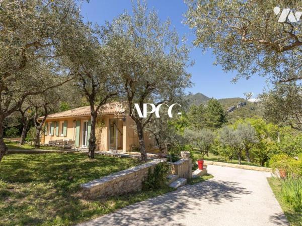 VILLA AVEC TERRAIN A NYONS