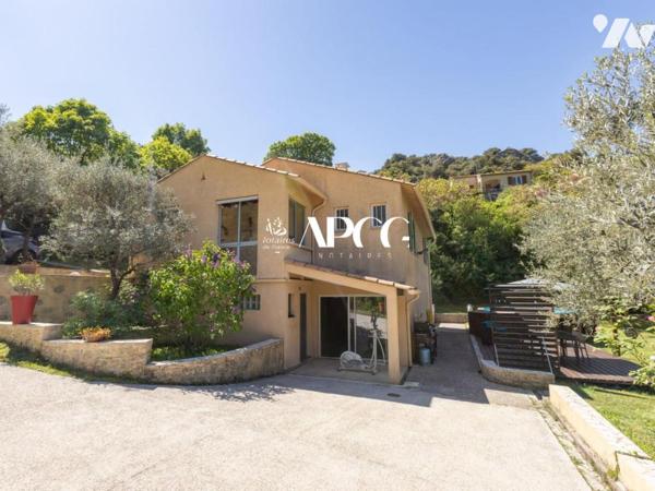 VILLA AVEC TERRAIN A NYONS