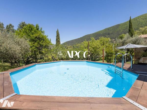 VILLA AVEC TERRAIN A NYONS