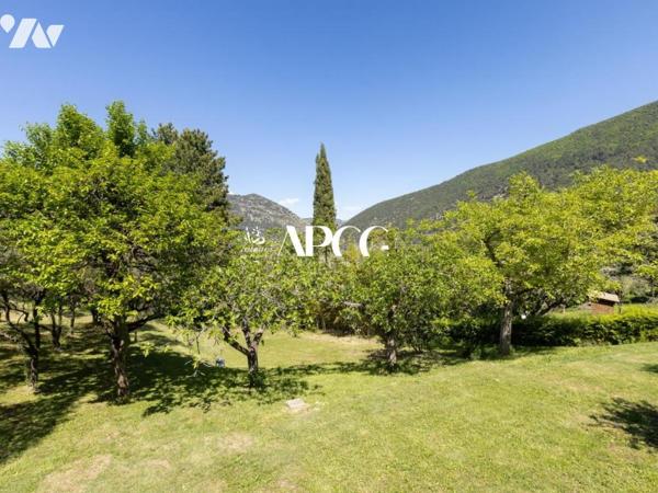 VILLA AVEC TERRAIN A NYONS