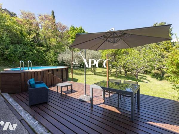 VILLA AVEC TERRAIN A NYONS