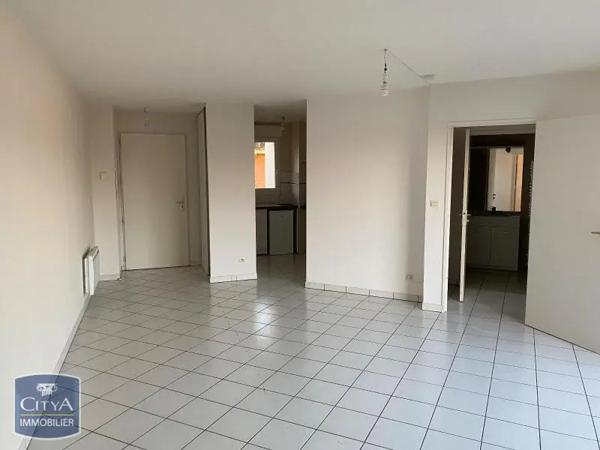 Appartement à louer 2 pièces 54.05m² Exireuil (79400)