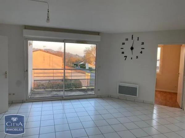 Appartement à louer 2 pièces 54.05m² Exireuil (79400)