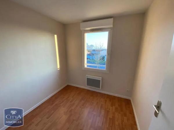 Appartement à louer 2 pièces 54.05m² Exireuil (79400)