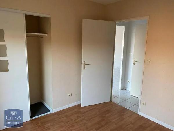 Appartement à louer 2 pièces 54.05m² Exireuil (79400)