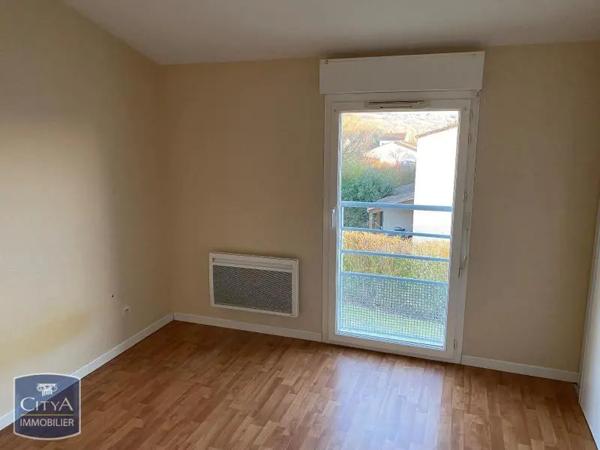 Appartement à louer 2 pièces 54.05m² Exireuil (79400)