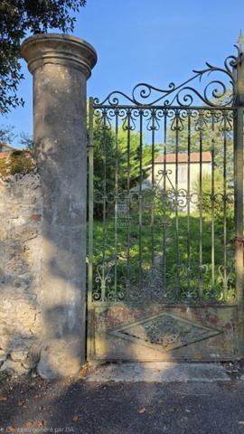 MAISON AVEC JARDIN A AMENAGER, PROCHE DES COMMODITES