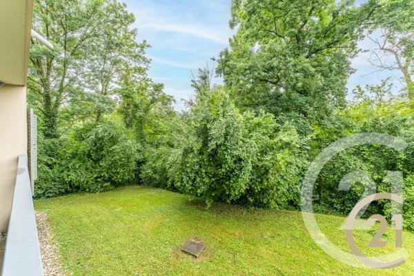 Appartement F5 à vendre  4 pièces - 93 m 2   FRANCHEVILLE  - 69