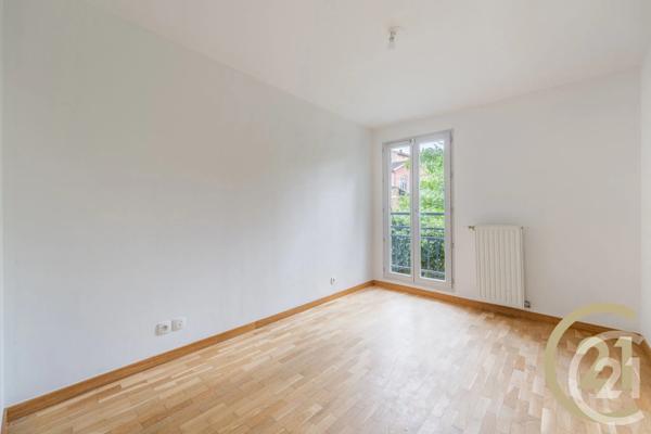 Appartement F5 à vendre  4 pièces - 93 m 2   FRANCHEVILLE  - 69