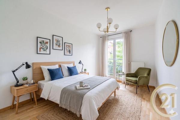Appartement F5 à vendre  4 pièces - 93 m 2   FRANCHEVILLE  - 69
