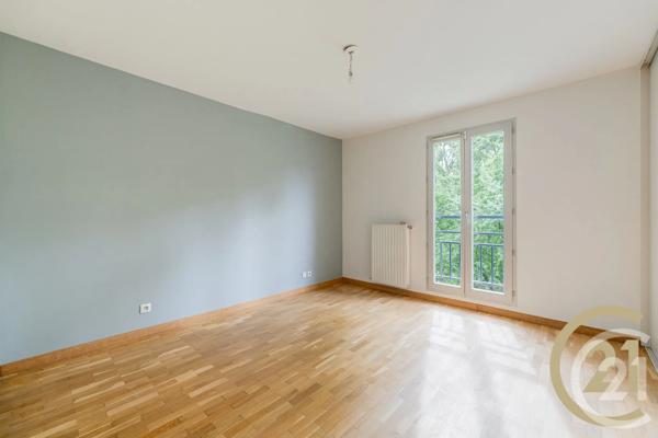 Appartement F5 à vendre  4 pièces - 93 m 2   FRANCHEVILLE  - 69