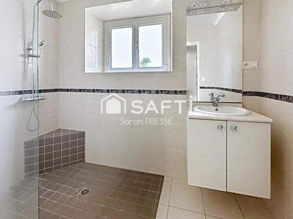 Maison au calme et fort potentiel -Grande parcelle