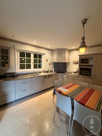 Centre village avec jardin et garage