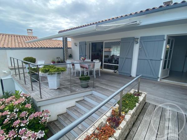 Centre village avec jardin et garage